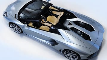 Lamborghini präsentiert nach Murcielago und Diablo einen weiteren offenen Supersportwagen: den Aventador LP 700-4 Roadster.