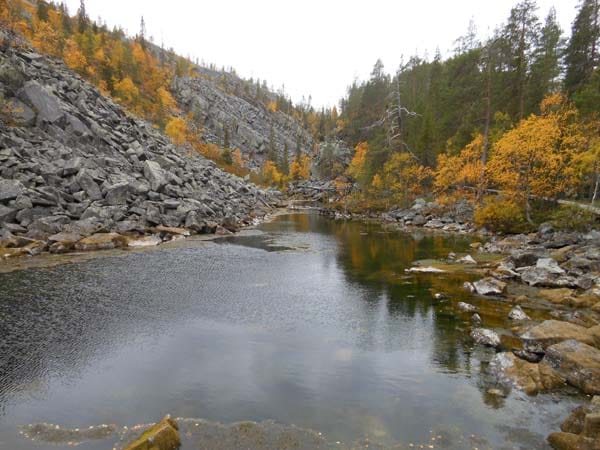 Gewässer im höchsten Canyon Finnlands, dem "Isokuru“.