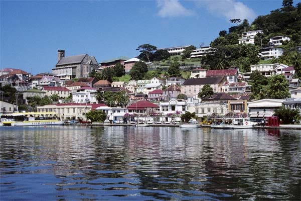St. George's, die Hauptstadt Grenadas, führt zu Recht die Hitliste der hübschesten Karibik-Hauptstädte an.