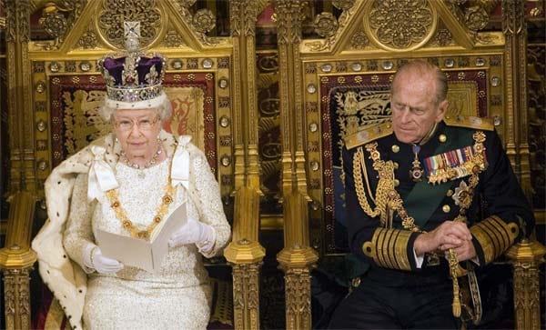 Intern soll Philip Ihre Majestät seit mehr als 60 Jahren "Würstchen" (Sausage) nennen.