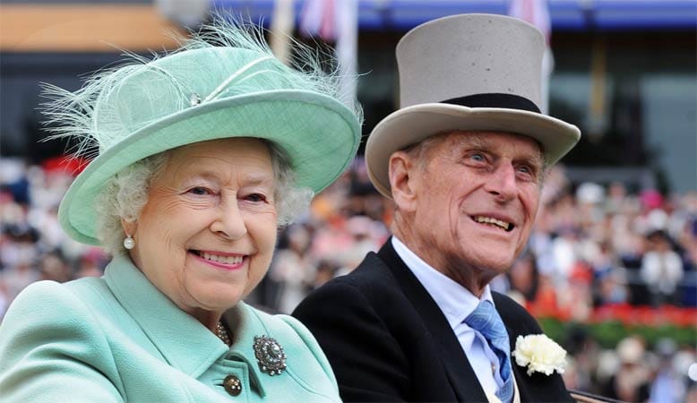 Trotz aller Skandale innerhalb der royalen Familie hält das Paar seit 65 Jahren fest zusammen.