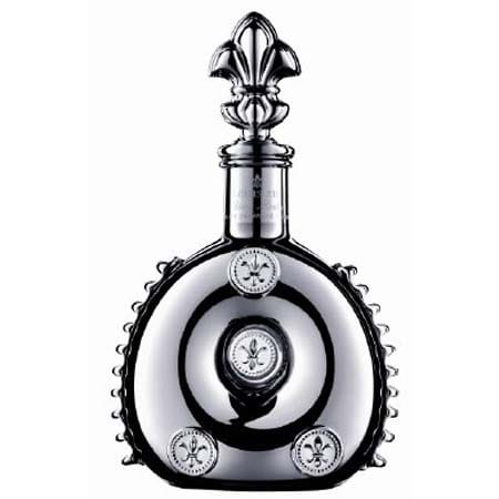 Und nun ein kräftiger Preissprung: Der Remy Martin Cognac Louis XIII Black Pearl kostet 55.000 Dollar. Schon alleine wegen der schwarzen Flasche ist dieser Trunk eine wahre Pracht. Hunderte Verschiedene Brände wurden hier vermischt.