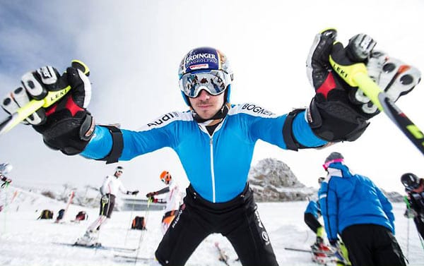 Felix Neureuther kennen wohl die meisten der deutschen Wintersportfans. Der Skirennläufer, der auf die Disziplinen Slalom und Riesenslalom spezialisiert ist, gewann allerdings bisher nur eine einzige Goldmedaille bei einem Großereignis. 2005 wurde er in Bormio Ski-Weltmeister im Mannschaftswettbewerb.
