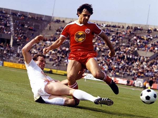 Ein Saarländer im Rheinland: Wolfgang Seel (hier ein Bild aus dem Jahr 1979) kam über den 1. FC Saarbrücken und den 1. FC Kaiserslautern zur Fortuna, wo sein Stern aufging. Auf 274 Spiele (59 Treffer) brachte er es in seiner Zeit in Düsseldorf (1973 bis 1982), wo er auch zum Nationalspieler aufstieg.