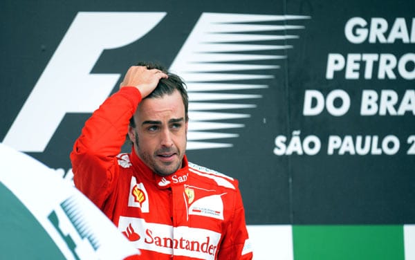 Fernando Alonso ist nach dem verrückten Rennen und dem nicht gewonnen WM-Titel fix und fertig mit den Nerven.