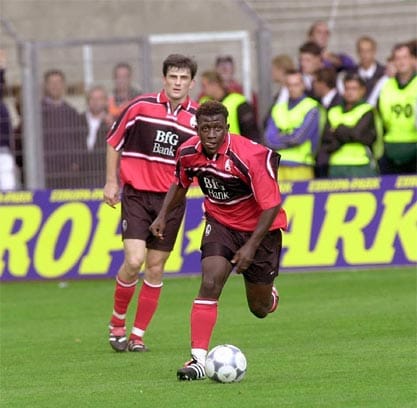 Soumaila Coulibaly kickte sieben Jahre für den SC Freiburg. Dabei gelangen dem früheren Nationalspieler Malis von 2000 bis 2007 in 113 Bundesligaspielen 16 Tore. In der 2. Liga traf er bei 94 Einsätzen 19 Mal.