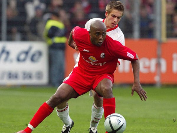 Ellery Cairo galt im Trikot des SCF als der David Odonkor der Niederlande. Der Flügelflitzer wechselte zur Saison 2003/2004 zum Klub. Auf Grund seiner Schnelligkeit schaffte er es schnell zum Fanliebling.