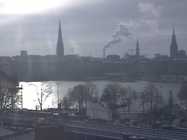 Webcam zeigt Binnenalster in Hamburg.
