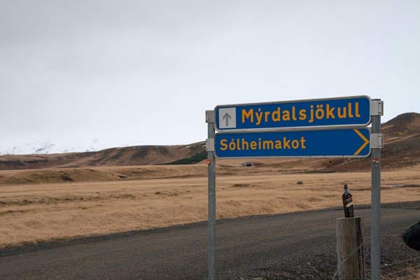 Der Gletscher Myrdalsjökull ist der viertgrößte Islands und Ziel des Geländewagen-Konvois.