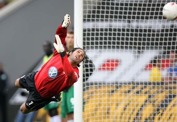 Simon Jentzsch stand zwischen 2003 und 2009 142 Mal für Wolfsburg zwischen den Pfosten. Nach einem Zerwürfnis mit dem damligen Trainer Felix Magath löste er seinen Vertrag auf.