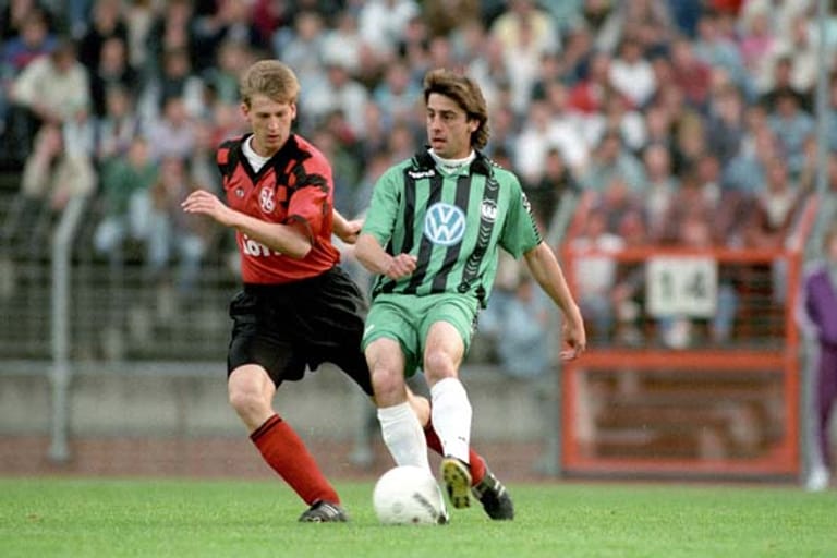 Siegfried Reich kam 1991 im Alter von 31 Jahren zum VfL Wolfsburg in die Oberliga Nord. Nach dem Aufstieg in die zweite Bundesliga gelangen dem Routinier in 130 Spielen 59 Tore. Seine Karriere beendete er 1996.
