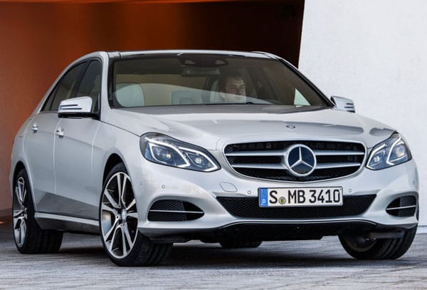 Zudem ist der große Mercedes-Grill nun dreidimensionaler und etwas rundlicher gestaltet.