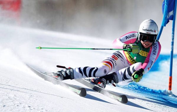 Viktoria Rebensburg holt die Kohlen im Winter 2011/2012 aus dem Feuer und gewinnt für den Deutschen Ski-Verband die kleine Kristallkugel für den Riesenslalom-Weltcup.