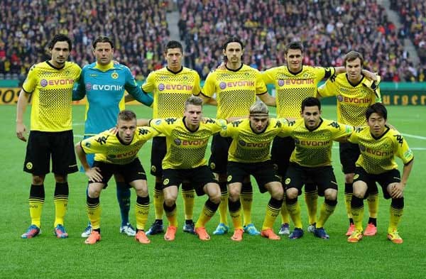 Bei den Teams hat Borussia Dortmund nachdrücklichen Eindruck hinterlassen. Der BVB holt nach der Meisterschaft 2011 das Double aus Meisterschaft und DFB-Pokal 2012. Dabei demütigen die Dortmunder den großen Rivalen FC Bayern München im Pokalfinale mit 5:2.