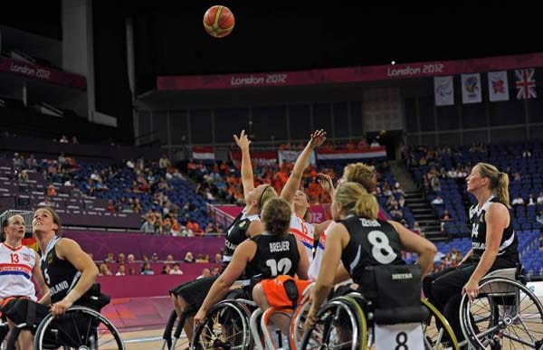 Deutschland top im Basketball? Eigentlich unmöglich, wären da nicht unsere Frauen im Rollstuhl-Basketball. Die deutschen Damen schaffen das Unglaubliche und holen Gold bei den Paralympics in London.