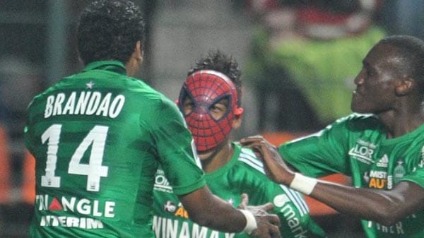 Aubameyang ist ein Wiederholungs-Täter: Im Spiel gegen Stade Rennes bejubelte er seinen Treffer mit einer Spiderman-Maske.