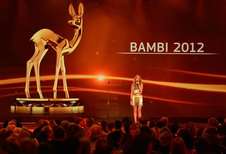 Auch die Bambi-Verleihung 2012 fuhr desaströse Quoten ein. Für die diesjährige Verleihung des einstmals populären Medienpreises schalteten weniger Zuschauer ein als je zuvor. Die Wiederholung eines ZDF-Films erreichte ein fast doppelt so großes Publikum.