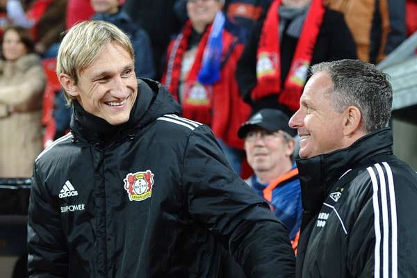 Auch das Trainer-Duo von Bayer Leverkusen wird fürstlich entlohnt. Sami Hyypiäe (1,1 Mio. Euro) und Sascha Lewandowski (500.000 Euro) haben bei diesem Basisgehalt allen Grund zur Freude.