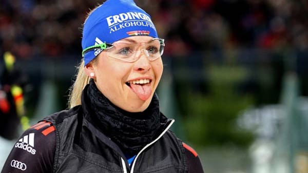 Neuner wirkt kurz vor dem Start bei der 11. Biathlon World Team Challenge doch etwas aufgeregt.