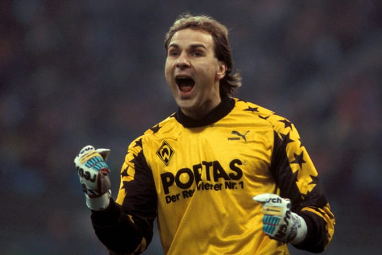 Oliver Reck war von 1985 bis 1998 Bremens großer Rückhalt. Der Keeper lief 345 Mal für die Hanseaten auf und gewann dabei zweimal den DFB-Pokal (1991, 1994), zweimal die Deutsche Meisterschaft (1988, 1993) sowie den Europapokal der Pokalsieger (1992). Trotz seiner zahlreichen Titel bekam Reck aufgrund einiger spektakulärer Torwartfehler von der Presse den Spitznamen "Pannen-Olli" verpasst.