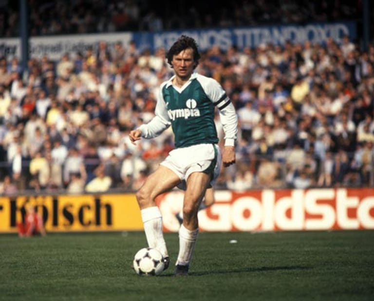45 Treffer in 267 Spiele - die Torbilanz von Benno Möhlmann im Werder-Trikot kann sich sehen lassen. Mit den Hanseaten wurde der Mittelfeldspieler 1987/88 Deutscher Meister.
