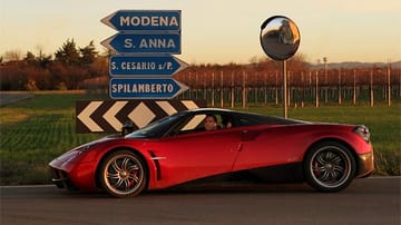 Versteckt im Gewerbegebiet von San Cesario sul Panaro, einem kleinen Vorort von Modena, auf halben Weg zwischen der "Konkurrenz" von Ferrari in Maranello und Lamborghini in Sant’Agata Bolognese, befindet sich der Firmensitz von Pagani Automobili.