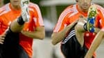 Für Gomez, Martinez, Müller und Boateng (v.li.) geht es gleich am ersten Abend noch zur Sache.