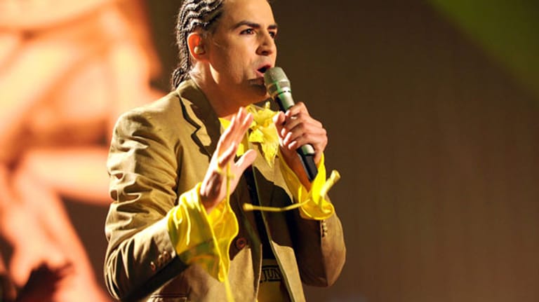 Er gehört bei DSDS schlichtweg schon zum Inventar. Keine, wirklich keine Staffel fand ohne den Auftritt von Menderes Baqci statt.