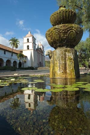 Wo heute Santa Barbara liegt, gründeten spanische Eroberer einst eine Mission - das historische Missionsgebäude ist heute eine der wichtigsten Sehenswürdigkeiten der Stadt.