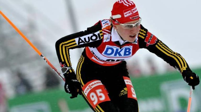 Schon in ihrer jungen Karriere wurde Gössner aufgrund ihrer überragenden Laufleistungen aus dem Lager der Langläufer umworben. Hier tritt sie als 18-Jährige bei der Nordischen Ski-WM 2009 in Liberec im Sprint an.