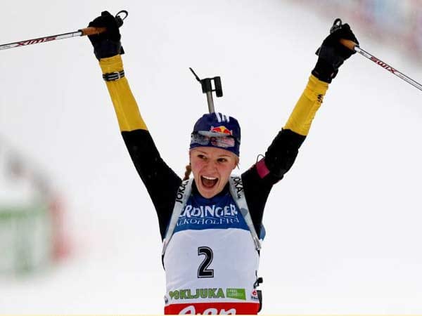 Im Dezember 2012 kann das Biathlon-Sternchen in der 10-km-Verfolgung in Prokljuka ihren ersten Triumph in einem Weltcup-Rennen feiern.