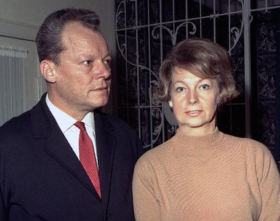 Rut Brandt, in Norwegen geborene Hansen, war ab 1948 die Frau an der Seite des späteren SPD-Vorsitzenden Willy Brandt. Im Frühjahr 1979 trennte sich das Paar, ein Jahr später folgte die Scheidung. Brandts neue Lebensgefährtin wurde dessen frühere Assistentin Brigitte Seebacher.