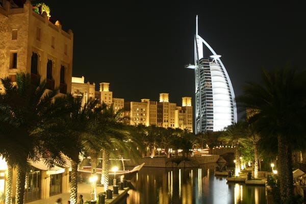 Das "Burj Al Arab" wird seit seinem Bestehen fortlaufend zum weltweit luxuriösesten Hotel der Welt gewählt.