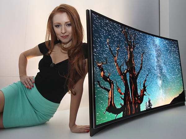 Gebogener OLED-TV