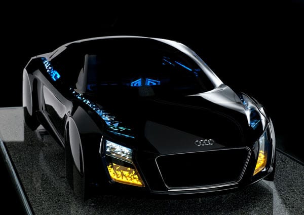 OLED-Studie von Audi. Die flächigen, intelligenten Leuchten können auf Bewegungen des Fahrers reagieren.