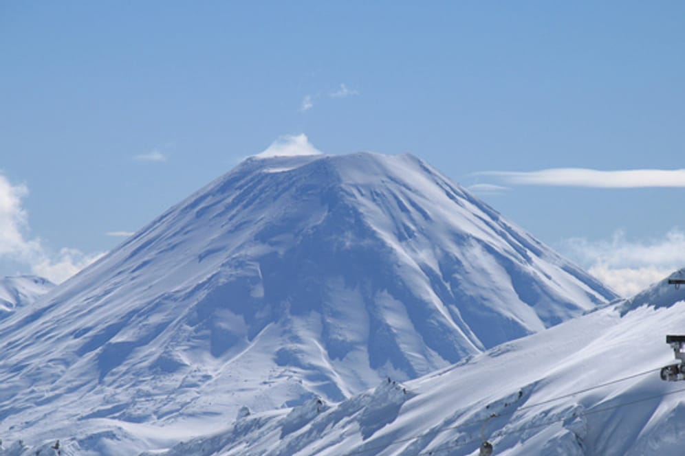 Der Mount Ruapehu in Neuseeland eignet sich zum Skifahren.