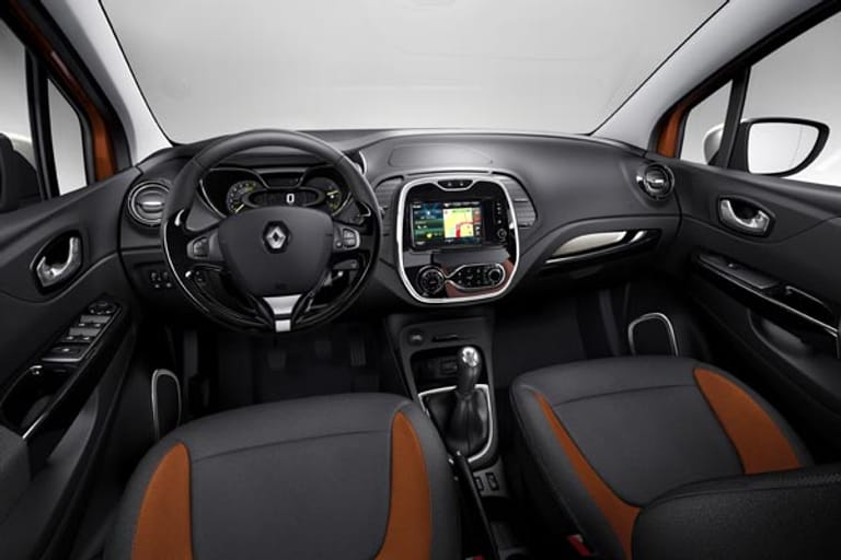Auch im Innenraum zeigt das Mini-SUV seine Verwandtschaft zum Renault Clio.