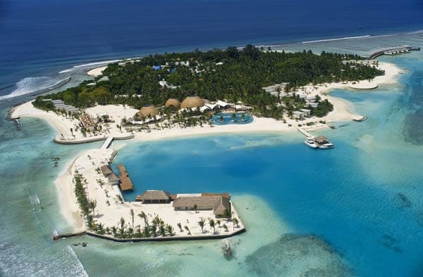 "Holiday Inn Resort Kandooma Maldives"**** / Süd-Malé-Atoll: Im "Holiday Inn Resort Kandooma Maldives" ist Entspannung kein Problem. Wellness gibt es im Health Club und im Wohlfühl-Center "Kandooma Spa".