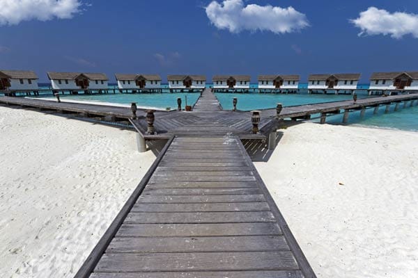 "Reethi Beach Resort"**** / Baa Atoll: Maalhosmadulu Dhekunuburi ist der offizielle Name des Atolls, die Kurzform Baa ist allerdings wesentlich einfacher zu benutzen.