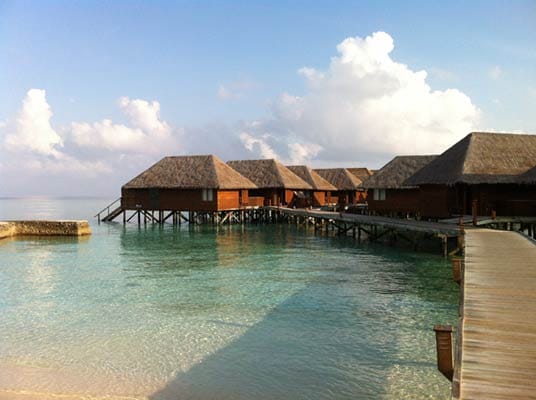 "Veligandu Island Resort"**** / Rasdhu Atoll: Veligandu im Rasdhu-Atoll ist per Wasserflugzeug nur etwa 20 Minuten vom internationalen Flughafen Malé entfernt.