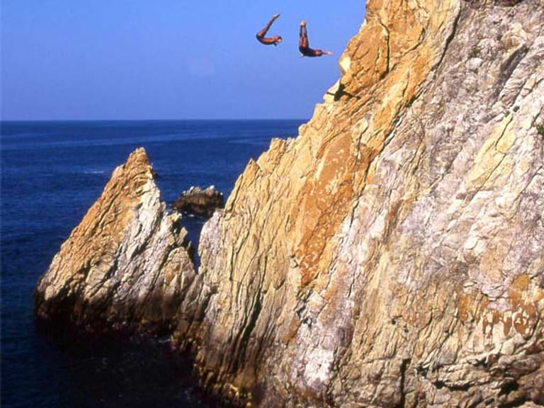 Cliffdiving in Acapulco