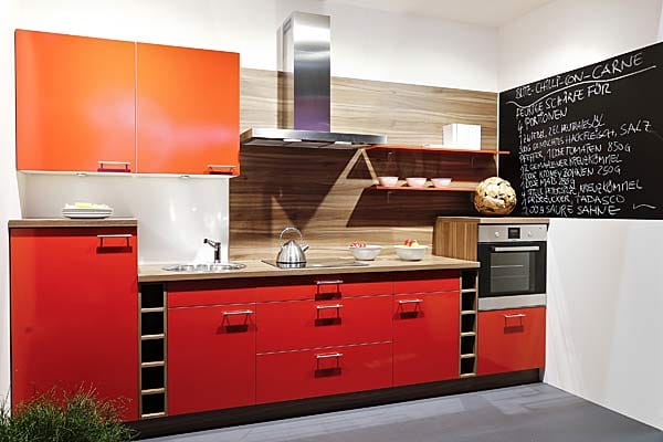 Küchen-Trends 2013: bunte Uni-Farben.