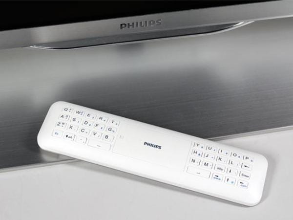 Die Fernbedienung des Philips 46PFL9707S besitzt auf der Rückseite eine Tastatur.