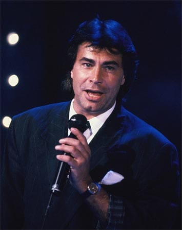 Roy Black 1990 bei einem seiner Auftritte: Am 25. Januar 2013 wäre der für Hits wie "Ganz in Weiß" berühmte Schlagerstar 70 Jahre alt geworden. Mit bürgerlichem Namen hieß der Sänger Gerd Höllerich.