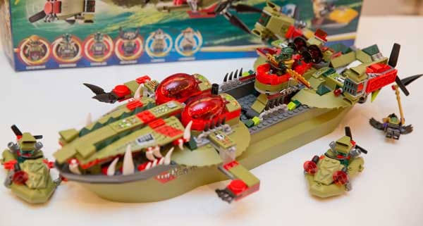 Ein Schiff aus der Serie "Legends of Chima" des Spielwaren-Herstellers Lego.