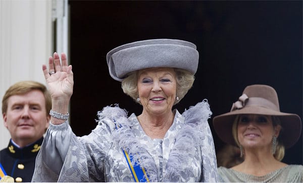 Die niederländische Königin Beatrix dankte am 30. April 2013 ab. Thronfolger wurde ihr Sohn, Kronprinz Willem-Alexander.