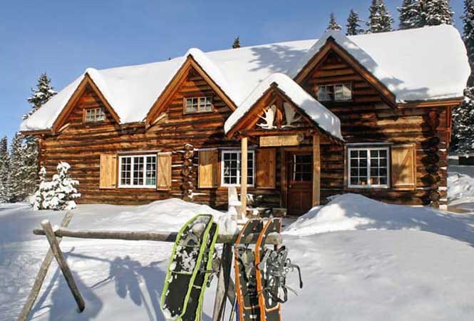 Die älteste Skihütte Kanadas: "Skoki-Lodge".