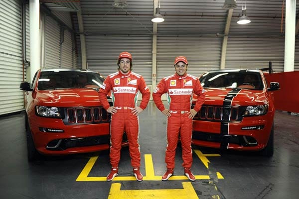 Schon zu Beginn der letzten Saison konnten sich die Ferrari-Formel-1-Piloten Fernando Alonso und Felipe Massa über den SRT8 als neuen Dienstwagen freuen.