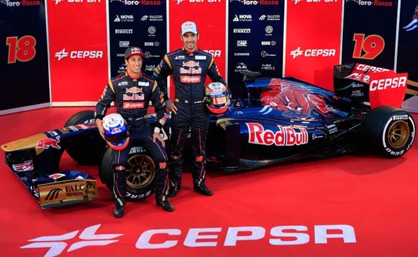 Gut gelaunt präsentierten Daniel Ricciardo (li.) und Jean-Eric Vergne den neuen Toro Rosso STR8.