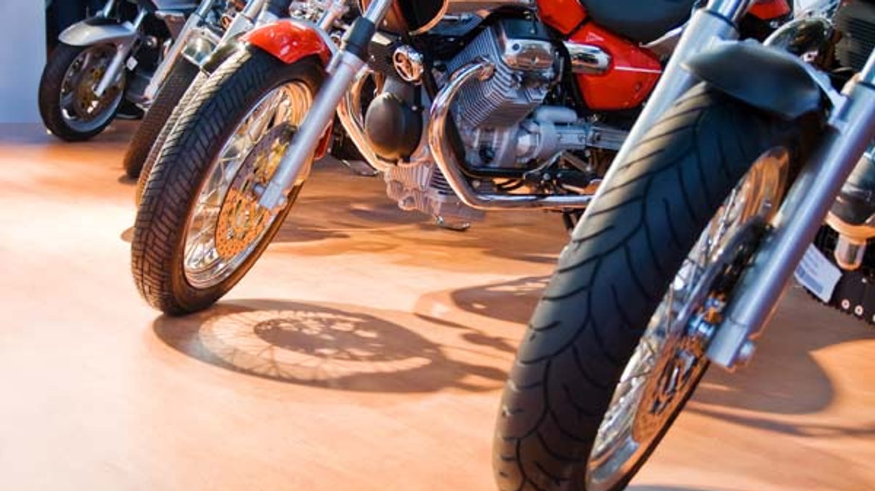 Ratgeber: Lebensgefahr durch alte geklebte Bremsbeläge am Motorrad